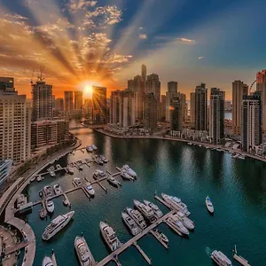 Luxury With Marina View Close To Jbr And Metro With Shared Kitchen Homestay