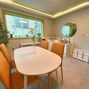 Four Seasons House 2*, Сеул Южная Корея